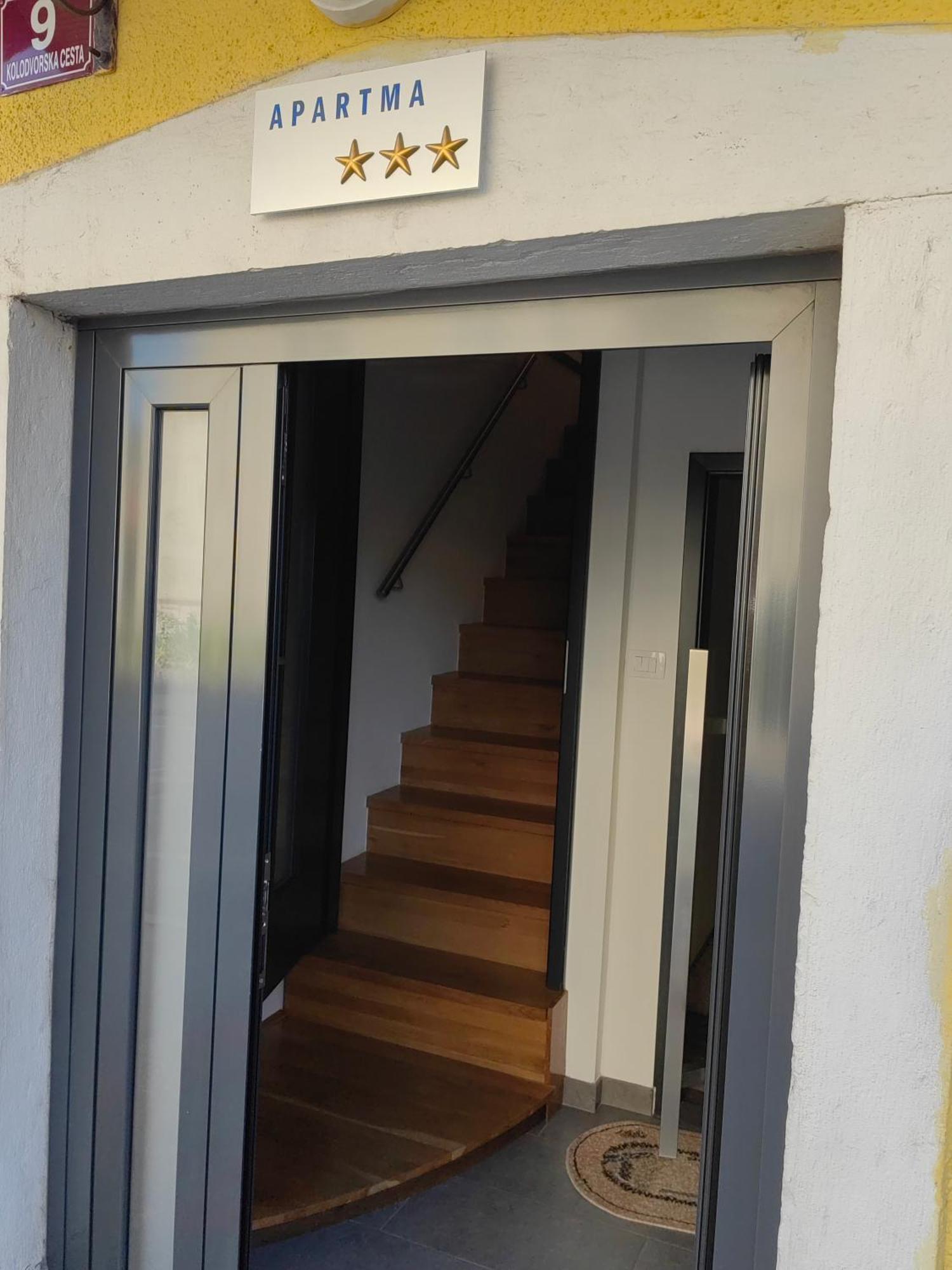 Appartement Sana à Postojna Extérieur photo